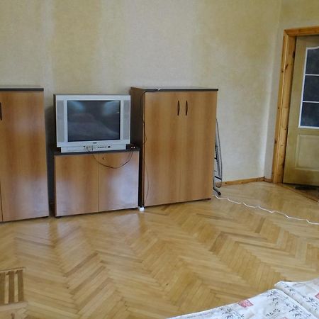 Apartment Near The Central Railway Station Kyiv Exterior photo